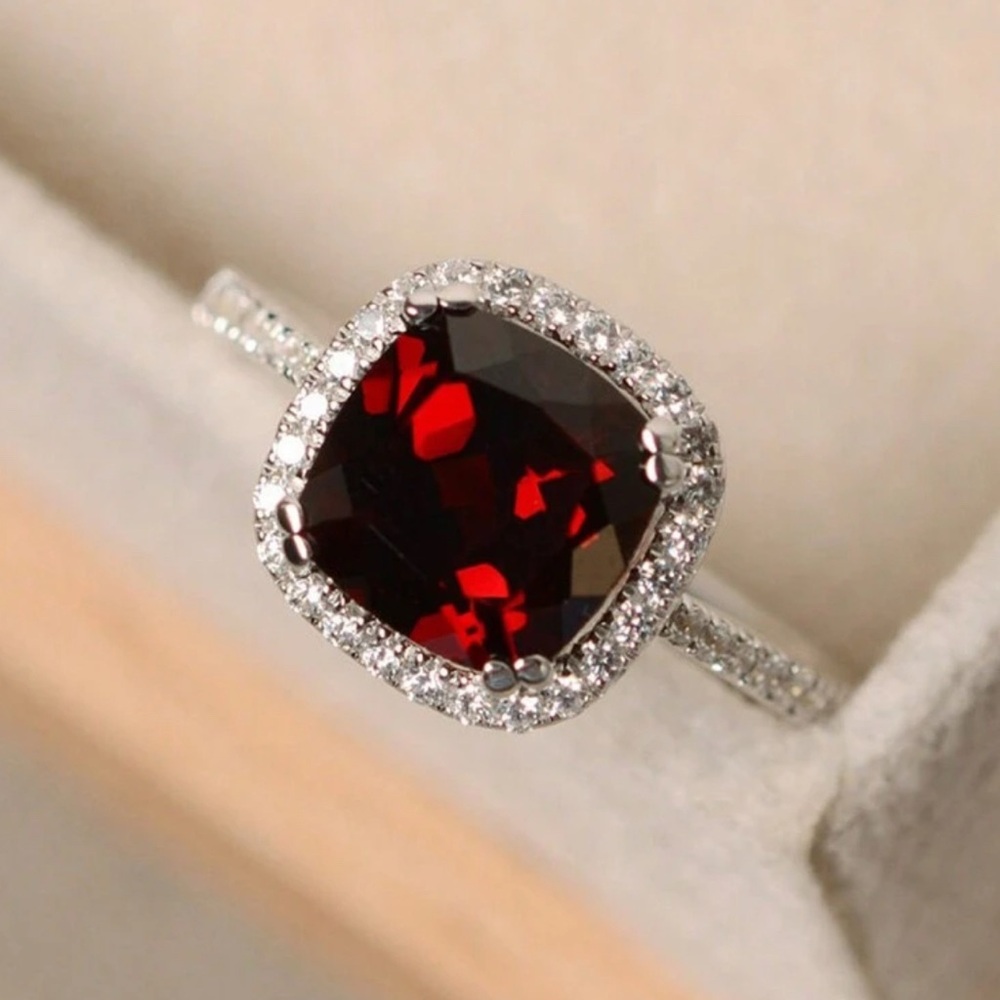 NWOT - Elegant Red and Silver Women's Ring